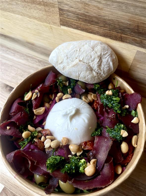 🦌JA TAK salatbowl med røget dyrekød🦌